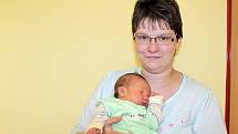Malý Tomáš se narodil 25. dubna v 16.06 hod. Sestřičky v porodnici mu navážily 3,34 kilogramu a naměřily 50 centimetrů. Z prvorozeného syna se radují rodiče Petra Lachoutová a Robert Vilas ze Sedlčan.
