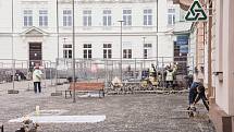 Z průběhu rekonstrukce náměstí v Dobříši.