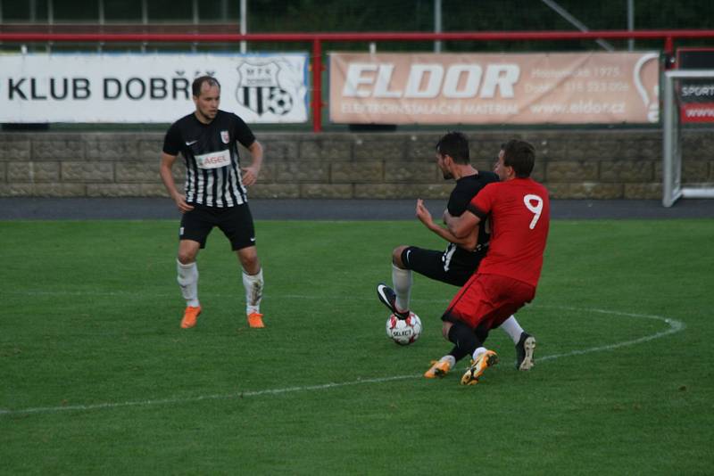 Ze zápasu divize B MFK Dobříš - Brandýs nad Labem 4:2.