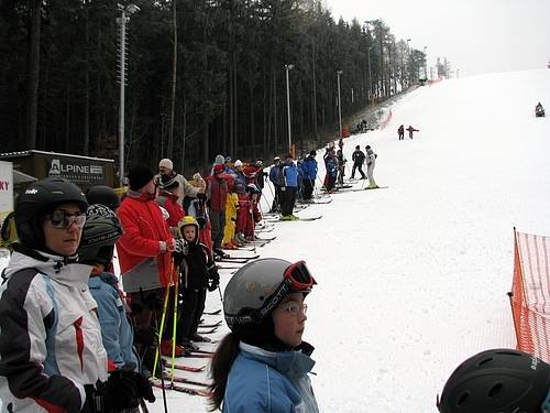 Už první den byla návštěvnost příbramské sjezdovky obrovská