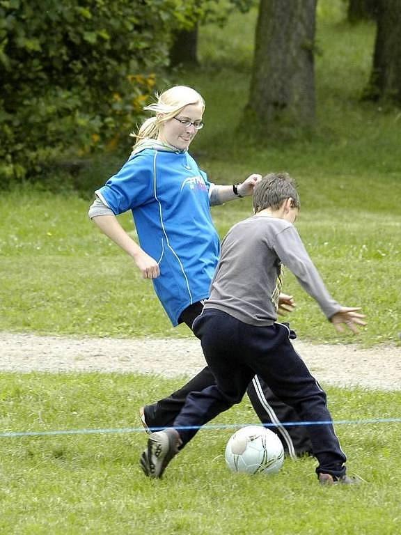 FOTOGALERIE: Sportovní dny na Nováku v Příbrami lákají spoustu dětí