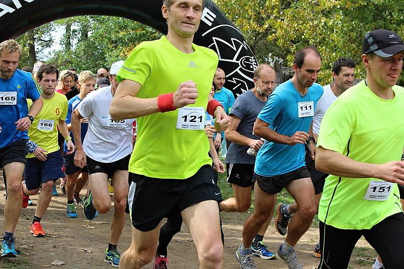 V sobotu se z Prahy do Dobříše běžel nejstarší český maraton.