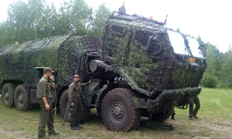 Přípravy na jubilejní 30. ročník Dne pozemních sil - Bahna 2019: oprava techniky.