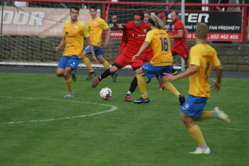 Z přípravného zápasu MFK Dobříš - SK Benešov 1:2.