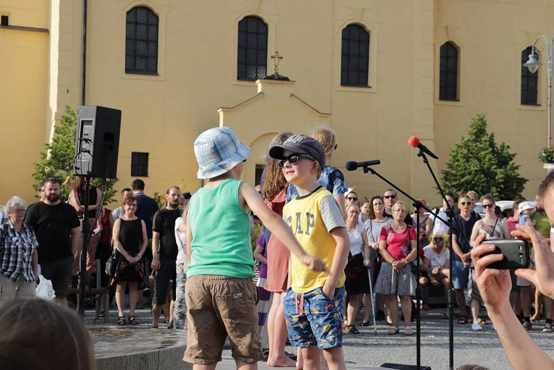 V Příbrami se už potřetí demonstrovalo proti výměně na pozici ministra spravedlnosti i proti premiérovi Andreji Babišovi. Tentokrát demonstranty podpořil i herec Pavel Nový.