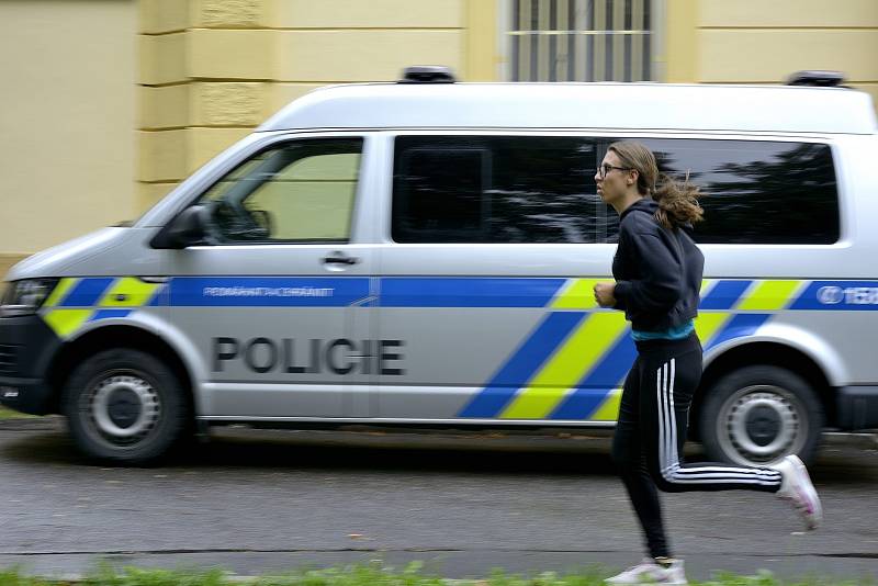 Z projektu Přes bariéry s policií v Příbrami. Fyzické testy dělali studenti střední zdravotnické školy.