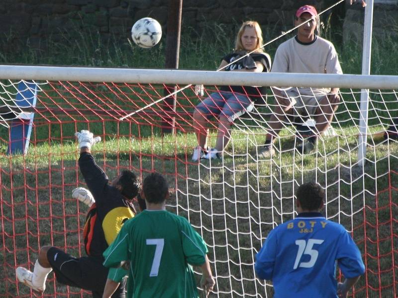 Pohár ČMFS: Zduchovice B - Malá Hraštice (3:3, pk. 2:3)