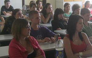 Studenti Gymnázia Příbram při jedné z přednášek