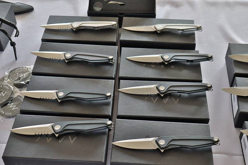 V Příbrami se o víkendu konala tradiční výstava nožů a chladných zbraní.