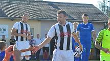 Stadion V Lipkách v Dobříši zažil ve středu v podvečer fotbalový svátek. K utkání 2. kola českého poháru MOL Cup sem přijel prvoligový tým Slovan Liberec.