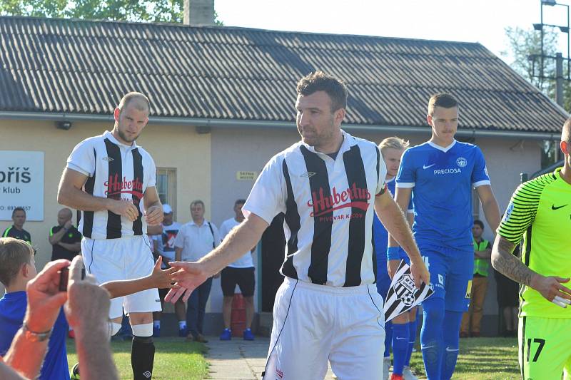 Stadion V Lipkách v Dobříši zažil ve středu v podvečer fotbalový svátek. K utkání 2. kola českého poháru MOL Cup sem přijel prvoligový tým Slovan Liberec.