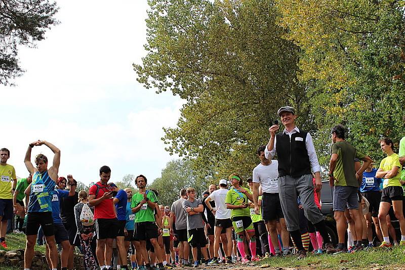 V sobotu se z Prahy do Dobříše běžel nejstarší český maraton.