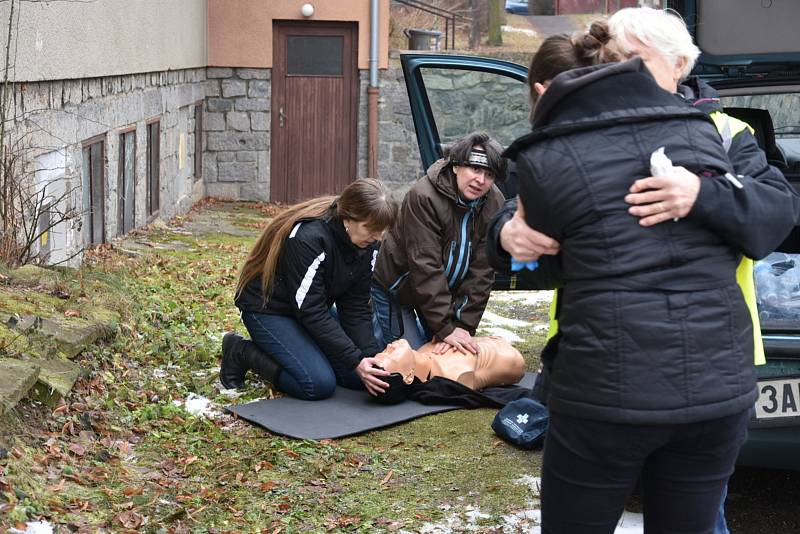 Čtyřdenní kurz první pomoci absolvovalo 11 učitelek ze Základní školy  Milín.