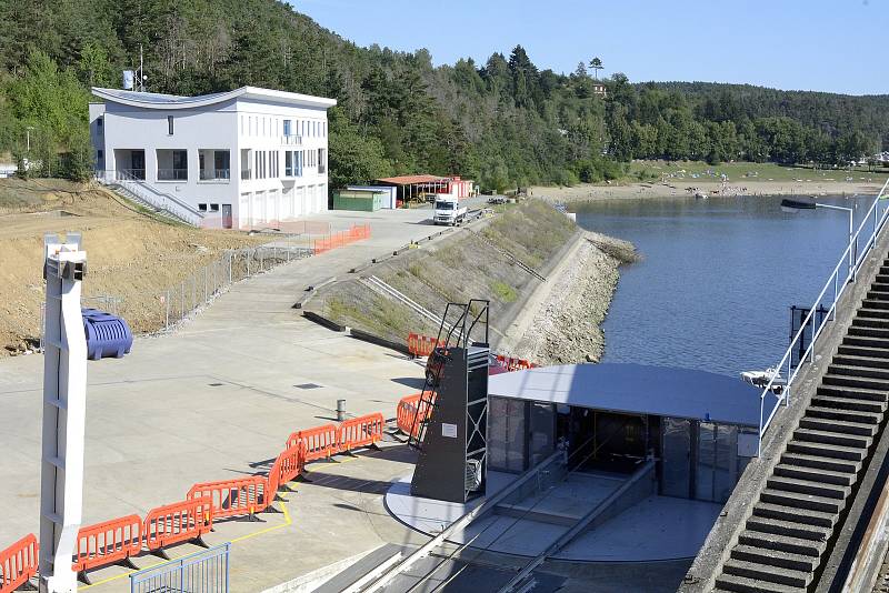 Nový bezpečnostní přeliv v budoucnu pomůže při extrémních povodních.