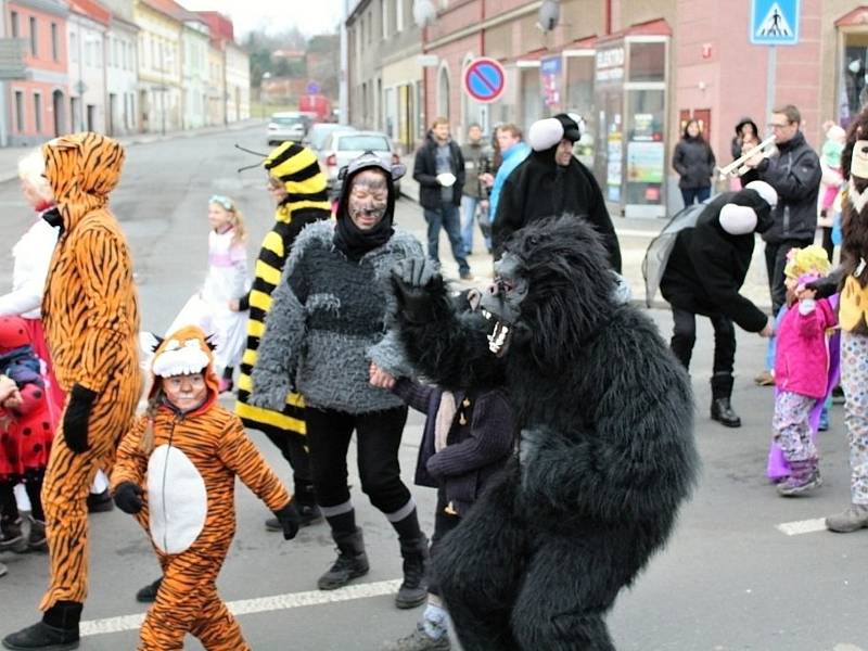 Sobotní masopustní průvod zahájil v Březnici čtyřicetidenní půst.