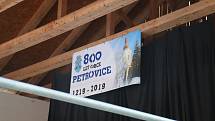 Petrovice si letos připomínají 800 let od první písemné zmínky o obci a přizpůsobily tomu i tradiční akce jako například letošní Petrovické řezbování.