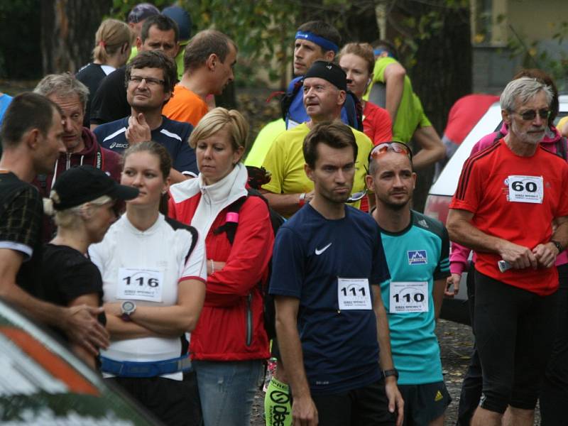 1. český marathon: v cíli čekali na vítěze účastníci SOREX Brdského terénního půlmaratonu.