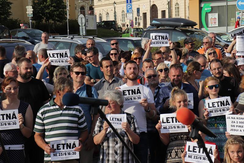 V Příbrami se už potřetí demonstrovalo proti výměně na pozici ministra spravedlnosti i proti premiérovi Andreji Babišovi. Tentokrát demonstranty podpořil i herec Pavel Nový.