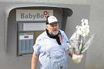 Ludvík Hess při zahájení provozu babyboxu v Oblastní nemocnici Příbram.