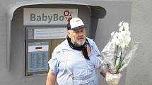 Ludvík Hess při zahájení provozu babyboxu v Oblastní nemocnici Příbram.