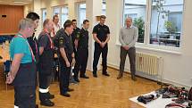 Slavnostní předání hydraulického vyprošťovacího zařízení dobrovolným hasičům v Příbrami.