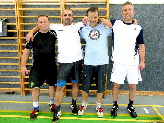 Vítěz 17. ročníku nohejbalového Satelitu seniorů – Střelnice Příbram (zleva): Josef Procházka, Jaroslav Khun, Ludvík Hubáček a Petr Hipča.