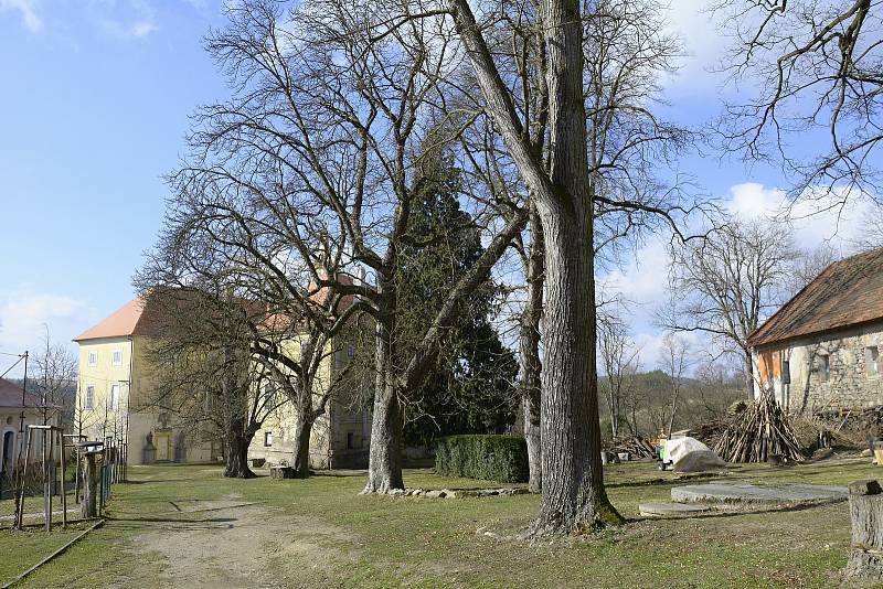 Útočiště pro ukrajinské uprchlíky na zámku Matěje Stropnického a Daniela Krejčíka.