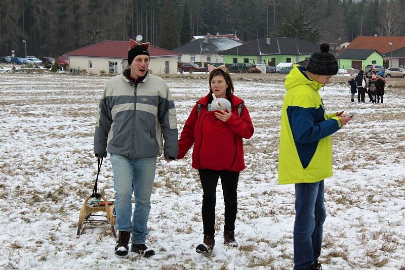 Necelé tři desítky posádek se v sobotu odpoledne postavily na start 38. ročníku populárního Zlatého nugetu Bečánova. Nejrychlejší posádka zvládla zhruba sedmikilometrovou trasu za necelou hodinu.