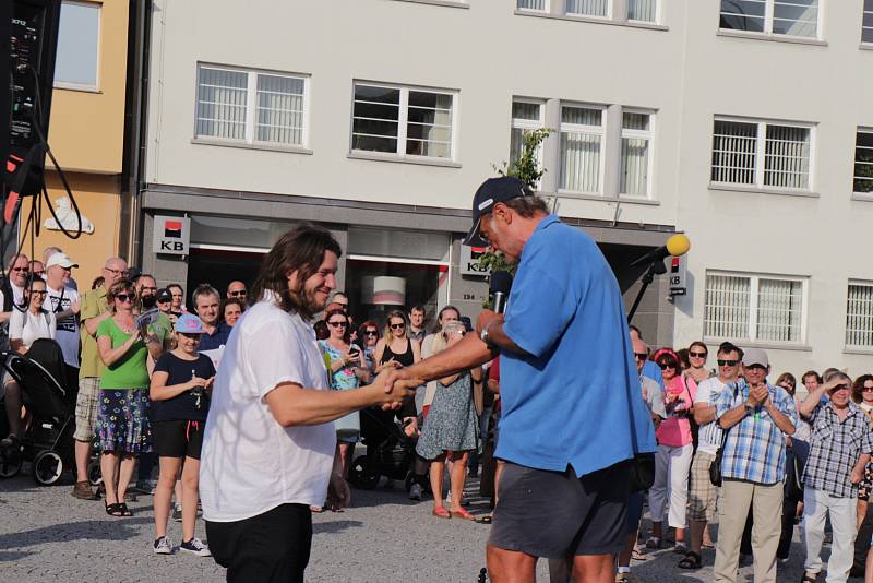 V Příbrami se už potřetí demonstrovalo proti výměně na pozici ministra spravedlnosti i proti premiérovi Andreji Babišovi. Tentokrát demonstranty podpořil i herec Pavel Nový.