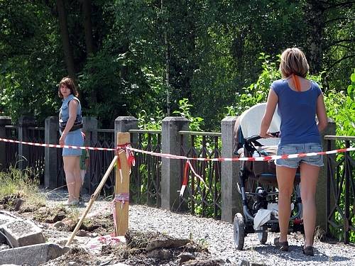 Z Dvořákova nábřeží a okolí Hořejší Obory se stalo staveniště