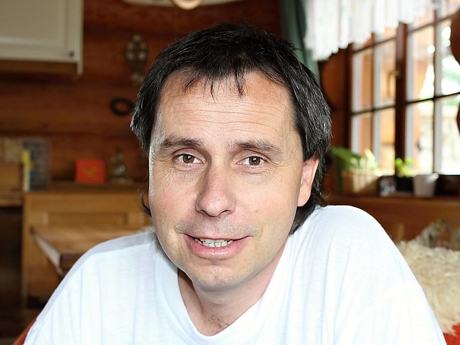 Jaromír Bláha je uznávaný odborník na ochranu přírody, člen Hnutí DUHA a držitel ceny Josefa Vavrouška.