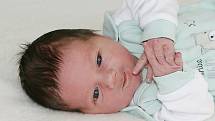 Adam Vondrášek se narodil 26. října 2021 v Příbrami. Vážil 3220g a měřil 49cm. Doma v Příbrami ho přivítali maminka Eva, tatínek Daniel a dvouletá Rozárka.