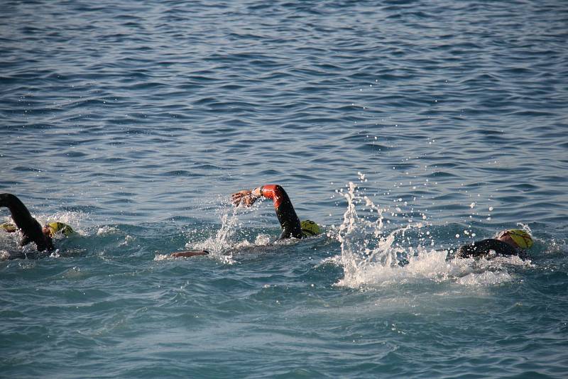 Paratriatlonista Jan Tománek na zlatý hattrick nedosáhl. Na letošním světovém šampionátu v 70.3 Ironman ve francouzském Nice získal stříbro