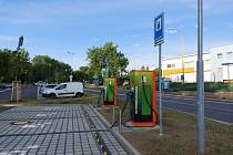 Na Flusárně přibyly dvě nabíjecí stanice pro elektromobily