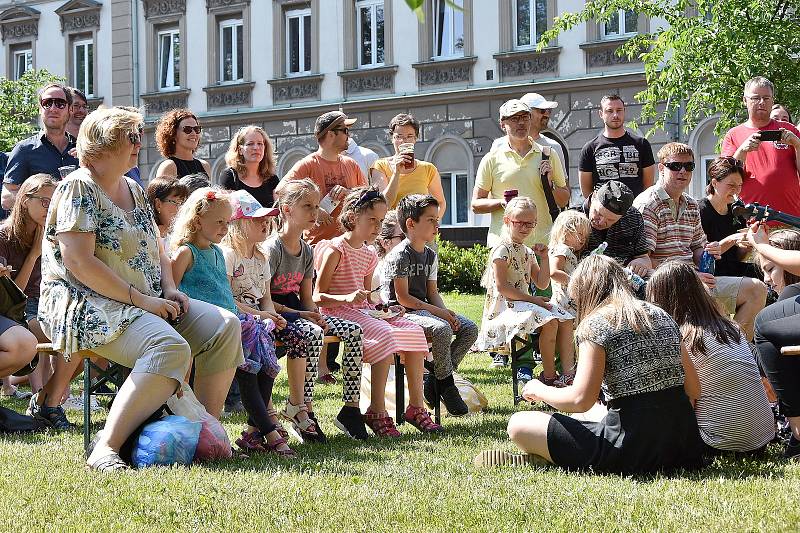 V sobotu 26. května se uskutečnila oblíbená akce Korzo Obora na břehu rybníka, kterou již několik let pořádá Spolek ve čtvrtek.