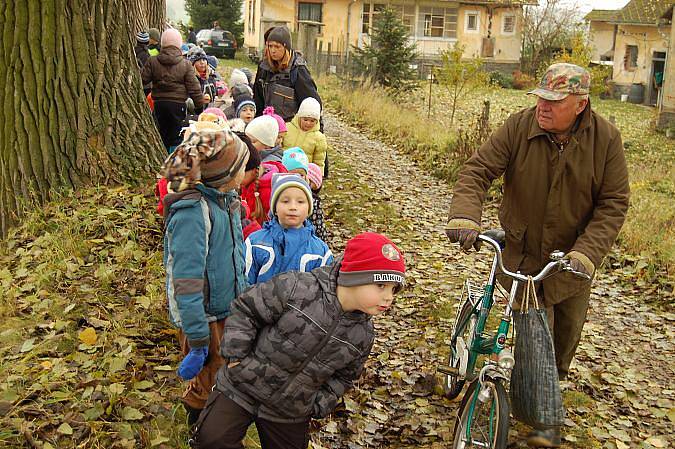 Při výlovu rybníku Cunát se vylovilo přibližně deset tun ryb.