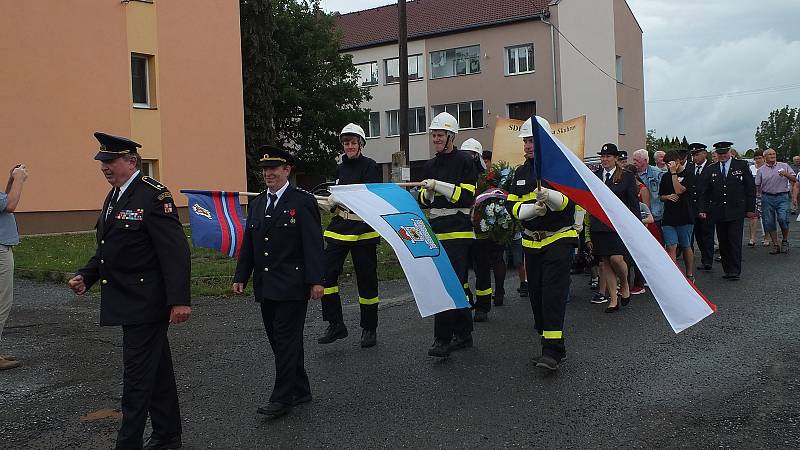 Rodáci a přátelé obcí Pňovice a Skuhrov se tuto sobotu 10. srpna sjeli již k pátému setkání, které se uskutečnilo po pěti letech právě v Pňovicích.