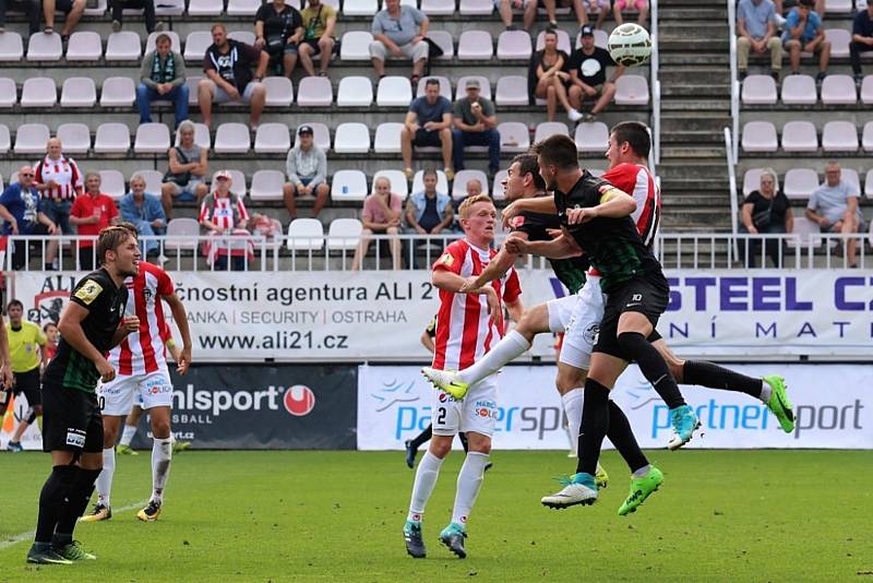 Viktorka Žižkov a 1.FK Příbram, výsledek 1:1, branku dal Zoran Danoski. Příbram se nejprve ujala vedení hosté vzápětí srovnali. Foto: Antonín Vydra