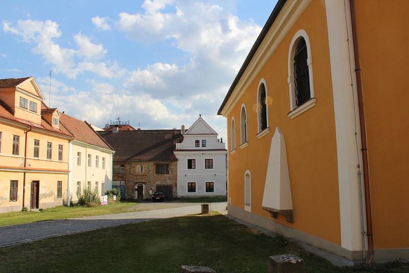 Synagoga v Březnici.