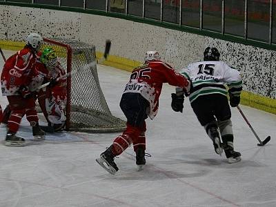 Kvalifikace o 1. ligu dorostu: HC Příbram - HC Klatovy (7:1).