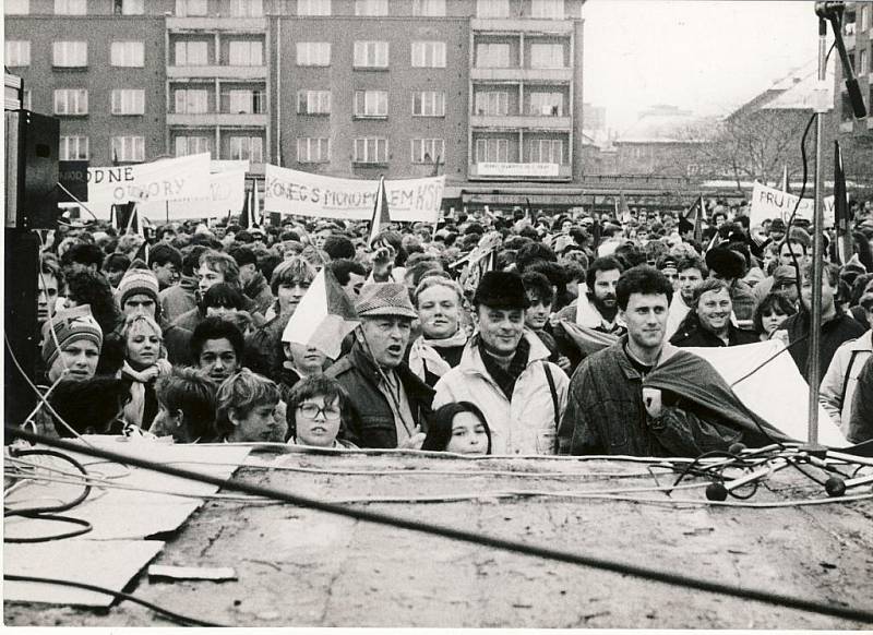 Listopadové události v roce 1989 v Příbrami
