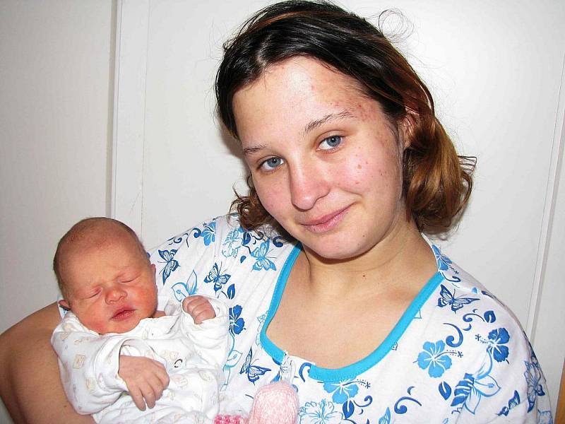 V úterý 4. ledna sevřela maminka Lucie z Hlubyně poprvé v náručí svoje první štěstíčko – dcerku Patricii Rundovou, které sestřičky v porodnici po narození navážily 2,35 kg a naměřily 42 cm.