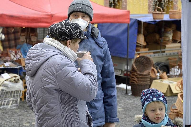 Zimní farmářské trhy v Jinci