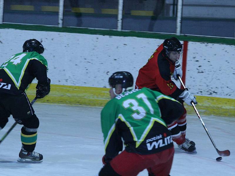 Krajská soutěž hokejistů: Sp. Příbram - Poděbrady (0:1).