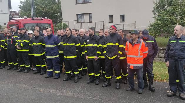 Druhou říjnovou neděli proběhlo v obci Strýčkovy prověřovací hasičské cvičení.