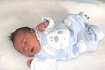 Do Příbrami si novorozeného chlapečka Michala Sůru, který po narození v sobotu 21. února vážil 3,83 kg a měřil 49 cm, odveze maminka Edita s tatínkem Michalem.