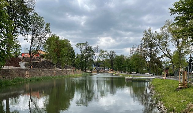 Nyní se dokončují poslední práce na revitalizaci oblasti Čekalíkovského rybníka.