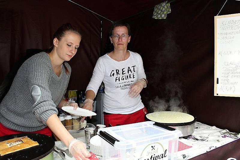 Food festival v Příbrami přilákal davy lidí. Snímky hovoří za vše. 
