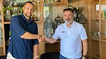 1. FK Příbram oficiálně zahájil letní přípravu. Oznámil návrat Tomáše Pilíka, podepsal Ghaňana Isaaca Boakyeho a změnil dodavatele vybavení - tím se stala společnost JAKO.
