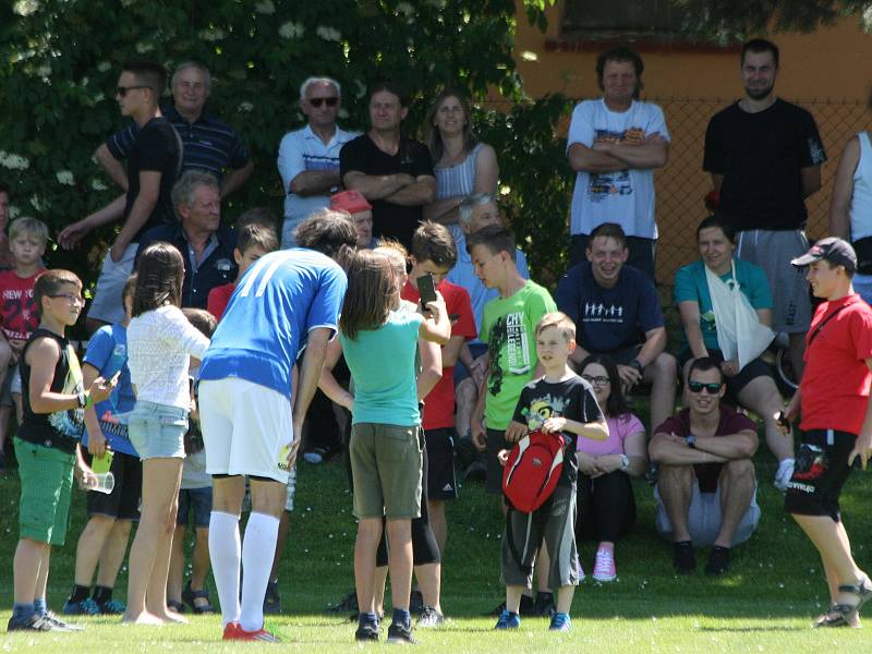 Z exhibičního utkání SG Dublovice - Sigi team.